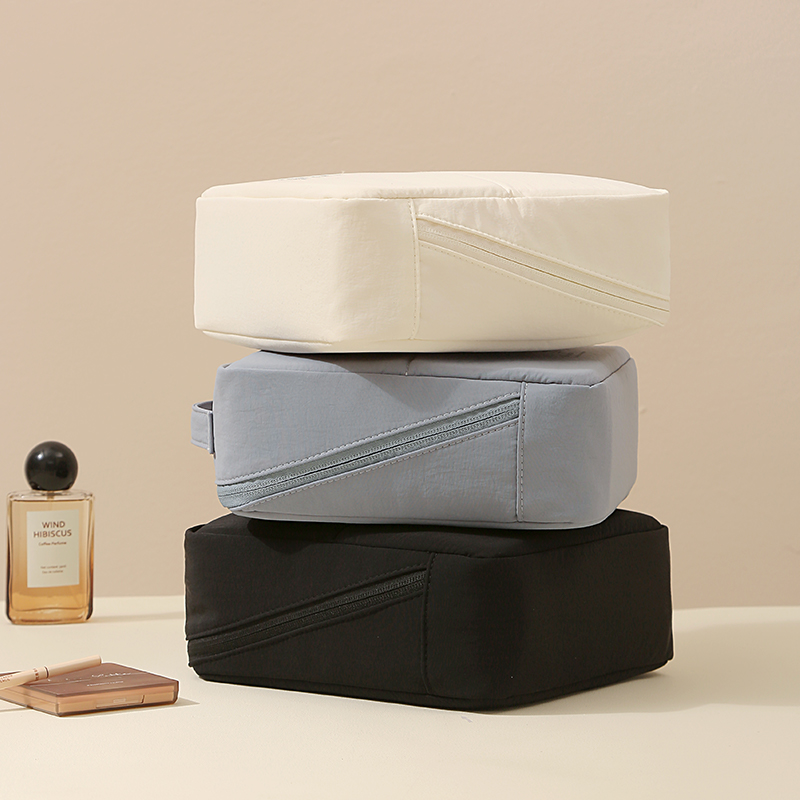 The Structured Taslan Makeup B - Top Handle Structured 리뷰 및 가격